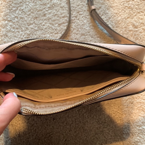 MK crossbody - Picture 8 of 8